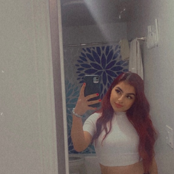 Meet your Posher, Nayely - Picture 1 of 1